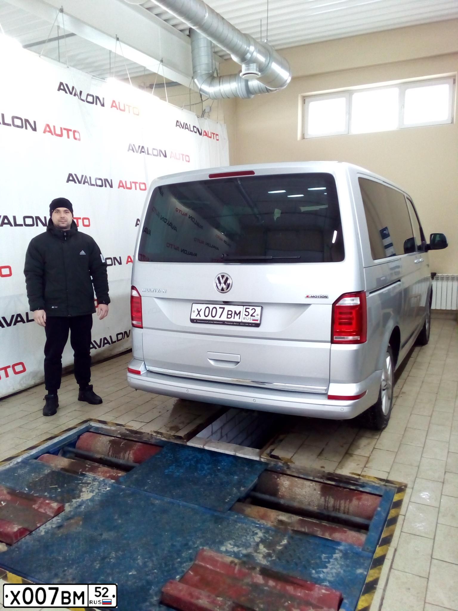 Фото автомобиля ТОЙОТА ЛЕНД КРУЗЕР 200, 2008 — госномер Е300ТР125. Цвет: СЕРЕБРИСТЫЙ