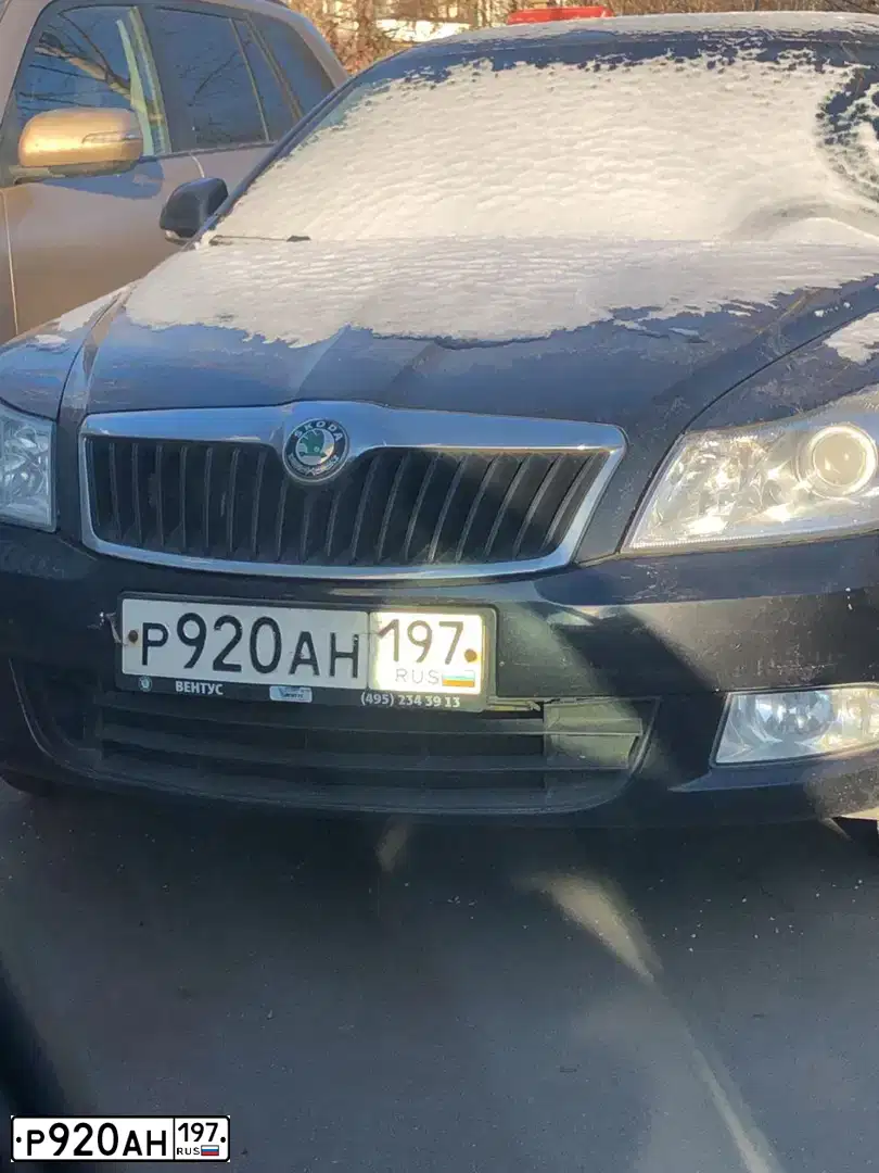 Фото автомобиля SKODA OCTAVIA, 2010 — госномер Р920АН197. Цвет: ЧЕРНЫЙ