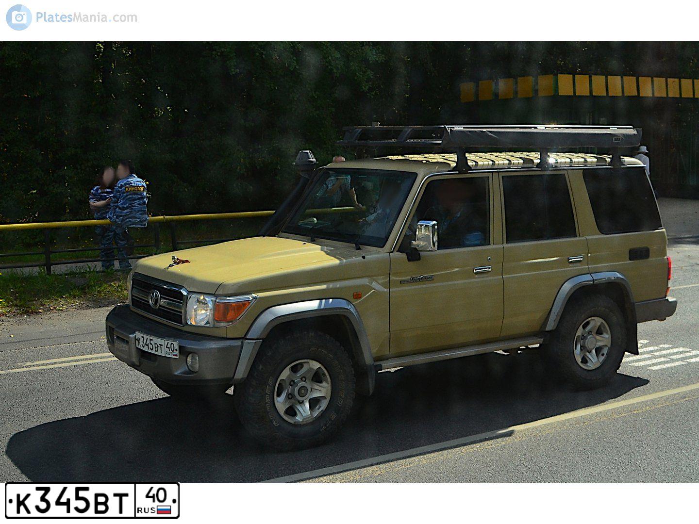 Фото автомобиля TOYOTA LANDCRUISER, 2011 — госномер С214КА138. Цвет: СЕРЫЙ