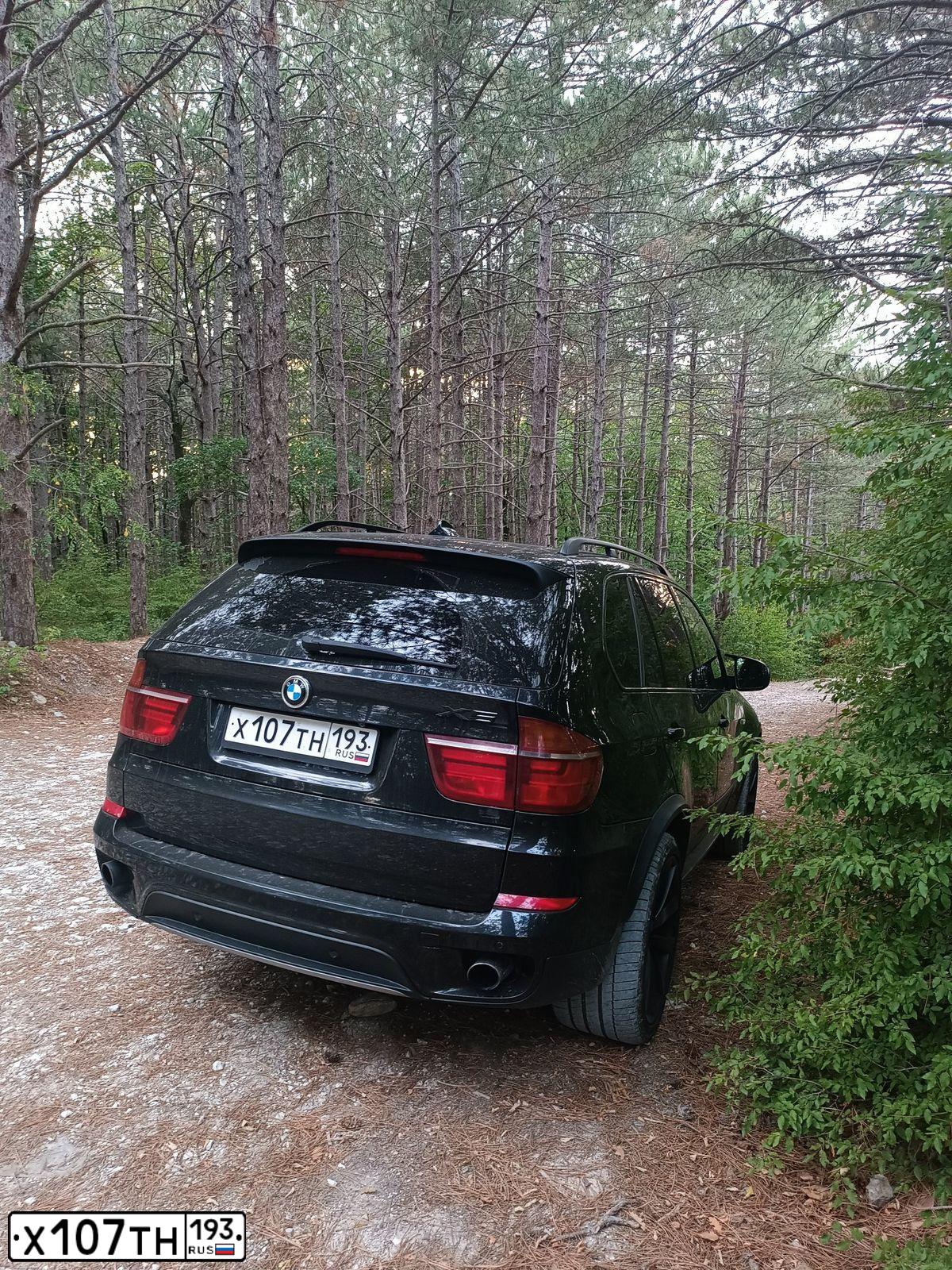 Фото автомобиля BMW X5, 2011 — госномер О405ВН323. Цвет: ЧЕРНЫЙ