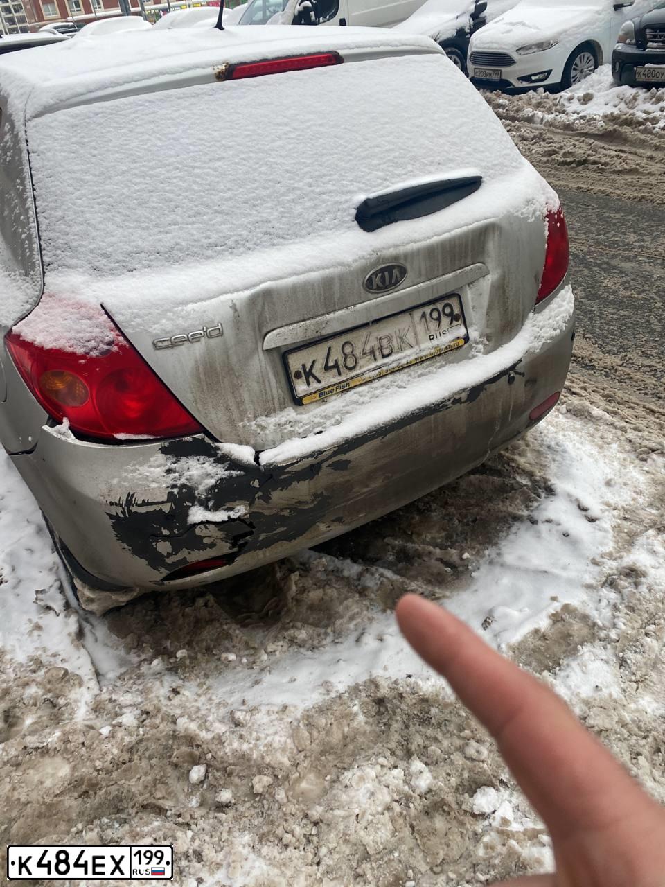 Фото автомобиля NISSAN MAXIMA, 2003 — госномер Н699НО32. Цвет: СЕРЫЙ