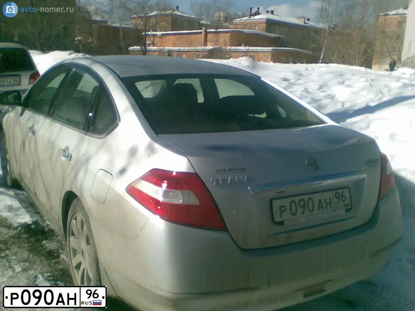 Фото автомобиля NISSAN TEANA, 2009 — госномер Р090АН96. Цвет: СВЕТЛО-СЕРЫЙ