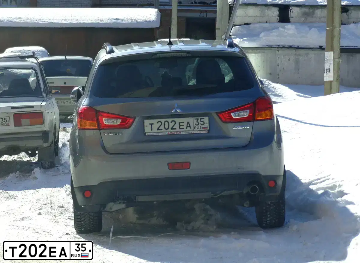 Фото автомобиля MITSUBISHI ASX, 2012 — госномер Т202ЕА35. Цвет: СЕРЫЙ