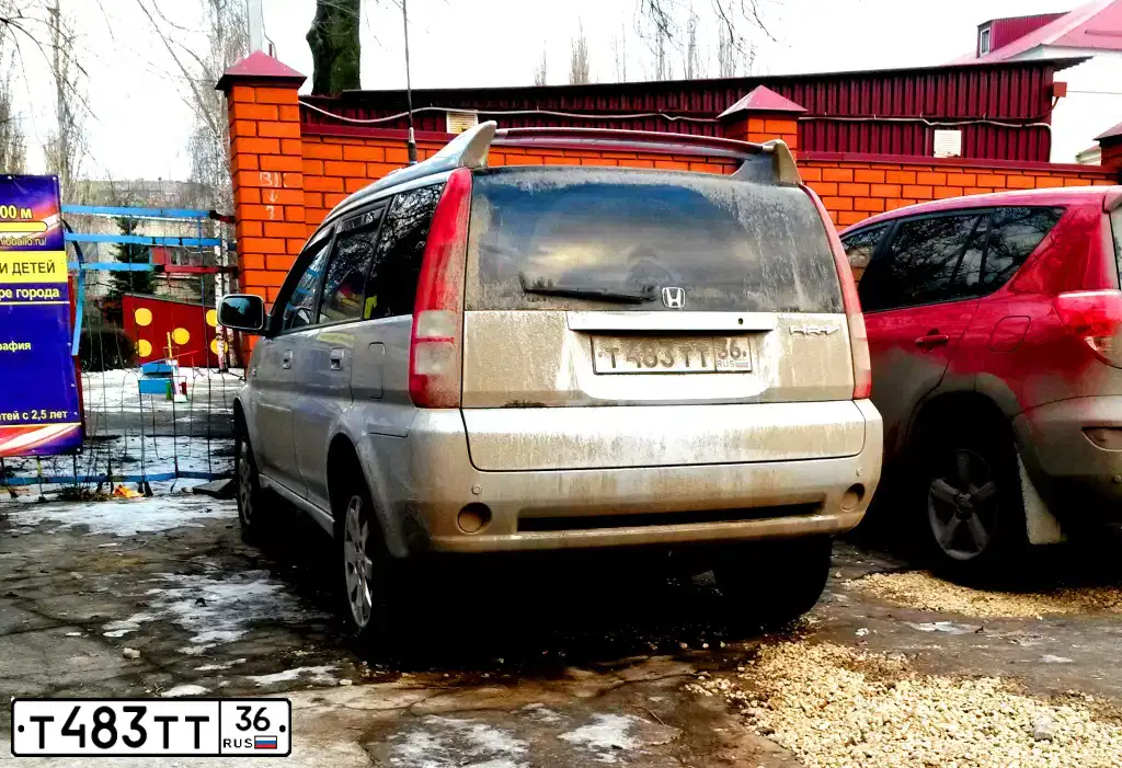 Фото автомобиля HONDA HR-V, 2005 — госномер Т483ТТ36. Цвет: СВЕТЛО-СЕРЫЙ