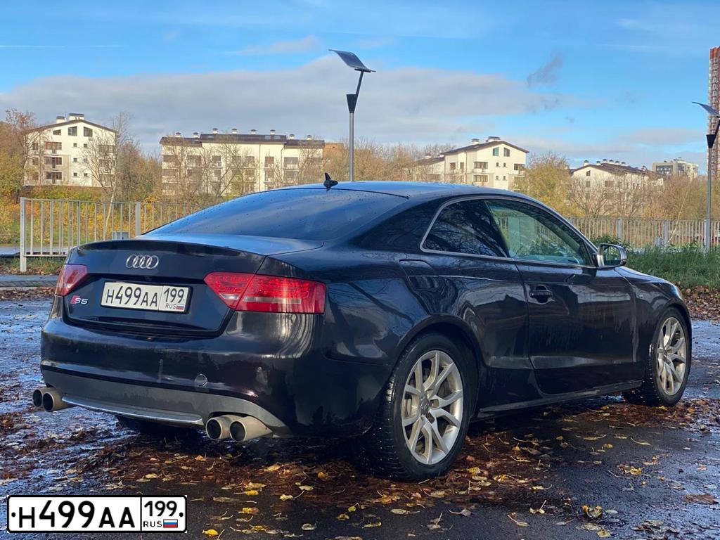 Фото автомобиля AUDI S5, 2010 — госномер Н499АА199. Цвет: КОРИЧНЕВЫЙ ТЕМНЫЙ