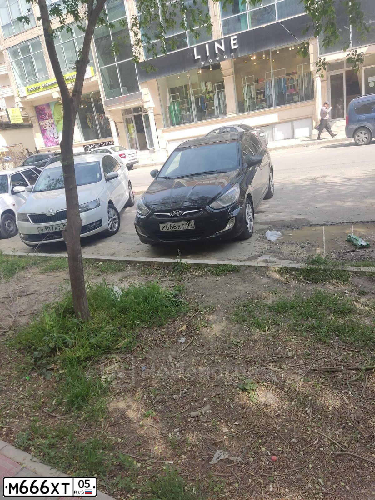 Фото автомобиля HYUNDAI SOLARIS, 2012 — госномер М666ХТ05. Цвет: ЧЕРНЫЙ