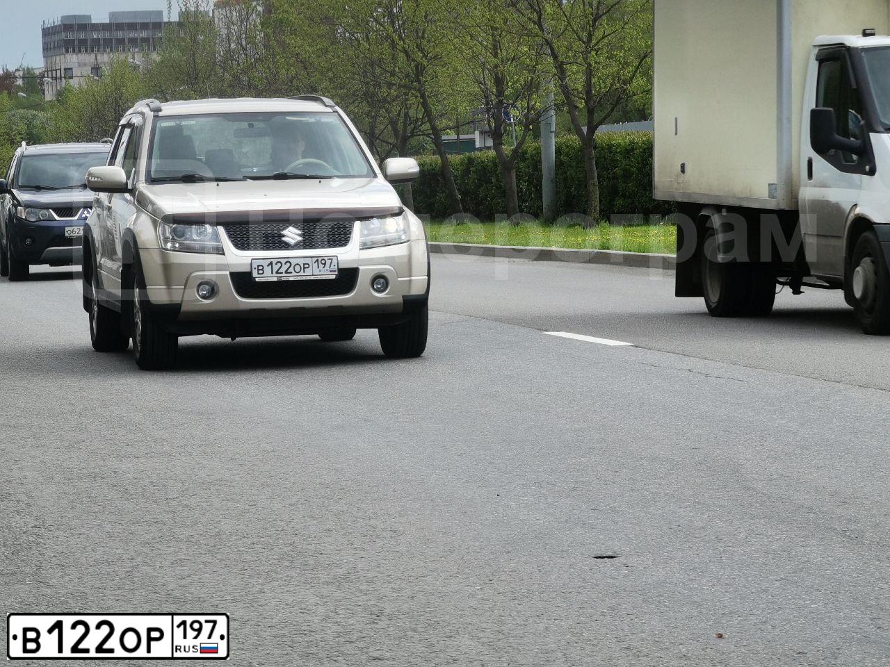 Фото автомобиля SUZUKI /GRAND/ VITARA, 2011 — госномер М221СС799. Цвет: БЕЖЕВЫЙ