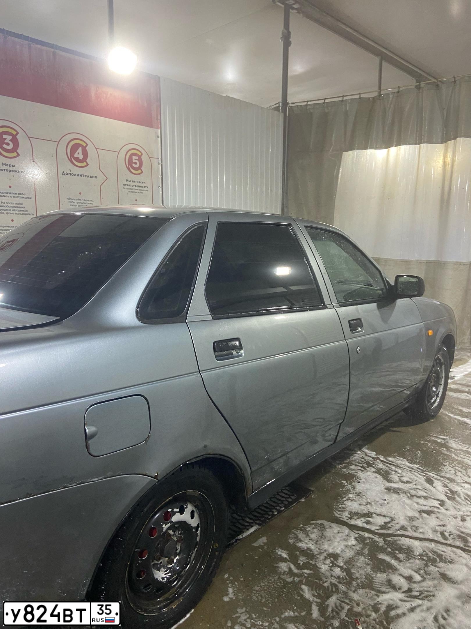 Фото автомобиля LADA 2170 PRIORA, 2007 — госномер У824ВТ35. Цвет: СРЕДНИЙ СЕРО-ЗЕЛЕНЫЙ МЕТ.