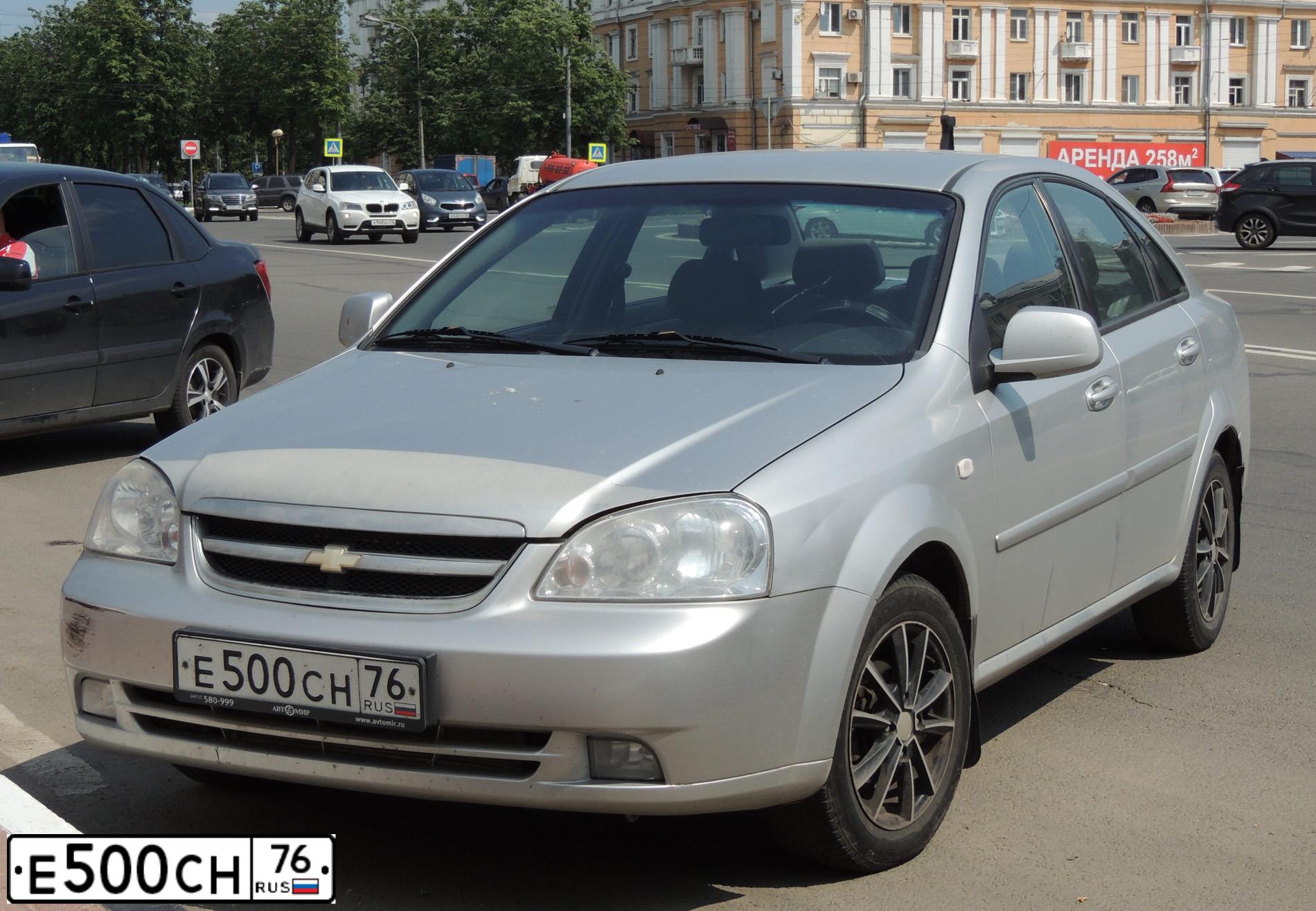 Фото автомобиля CHEVROLET LACETTI, 2012 — госномер Е500СН76. Цвет: СЕРЕБРИСТЫЙ