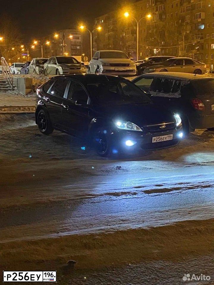 Фото автомобиля FORD FOCUS, 2008 — госномер Р256ЕУ196. Цвет: ЧЕРНЫЙ