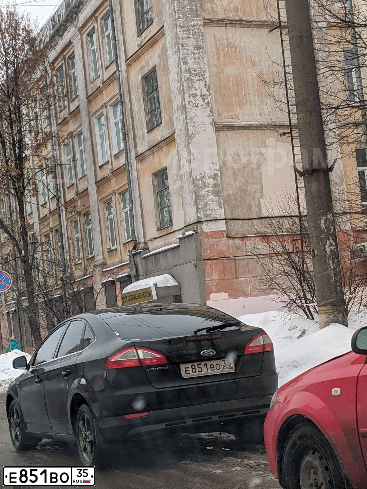 Фото автомобиля FORD MONDEO, 2007 — госномер Е851ВО35. Цвет: ЧЕРНЫЙ