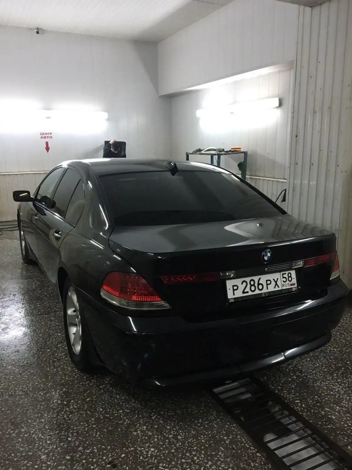 Фото автомобиля BMW W SERIE 7, 2004 — госномер А159ВМ778. Цвет: ЧЕРНЫЙ