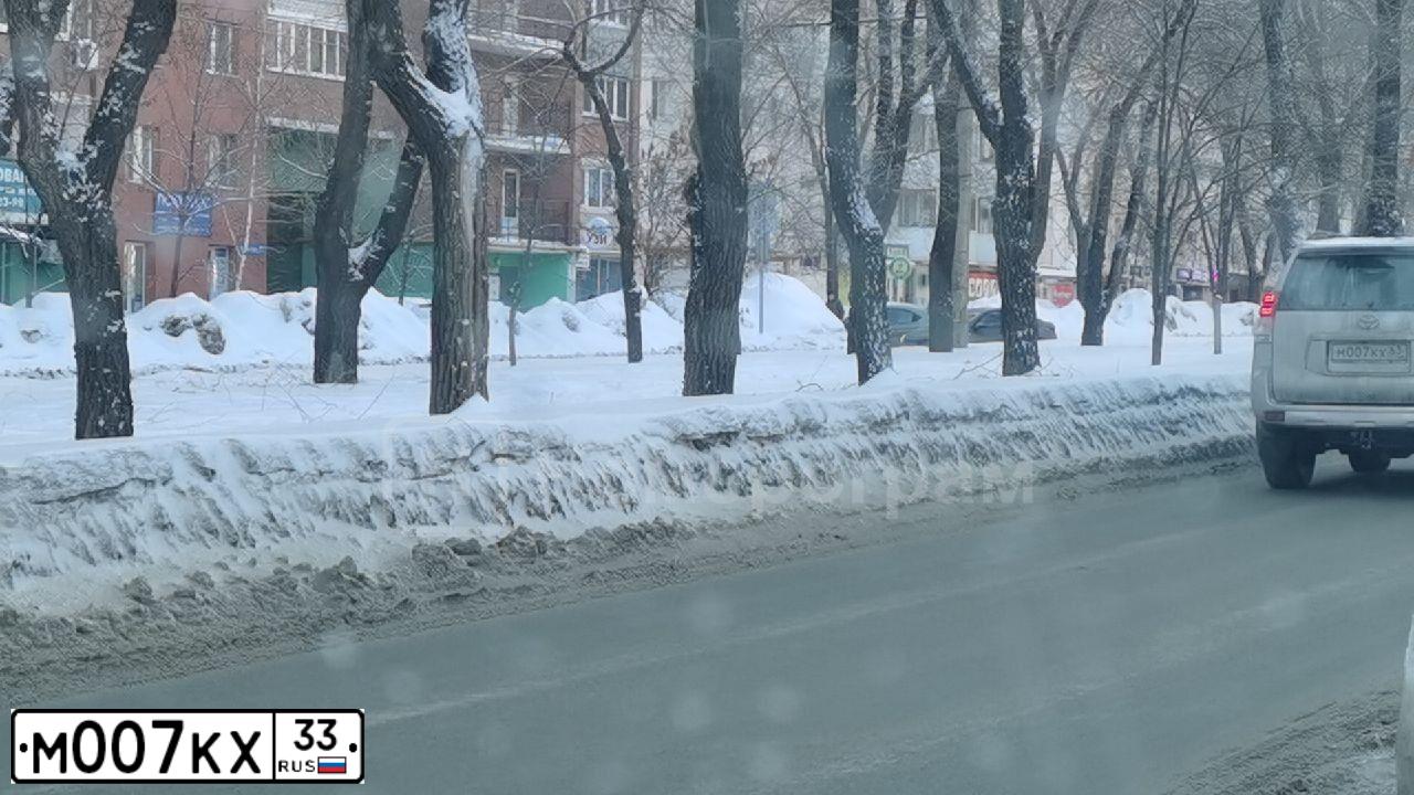 Фото автомобиля HONDA CR-V, 2007 — госномер М007КХ33. Цвет: СЕРЫЙ