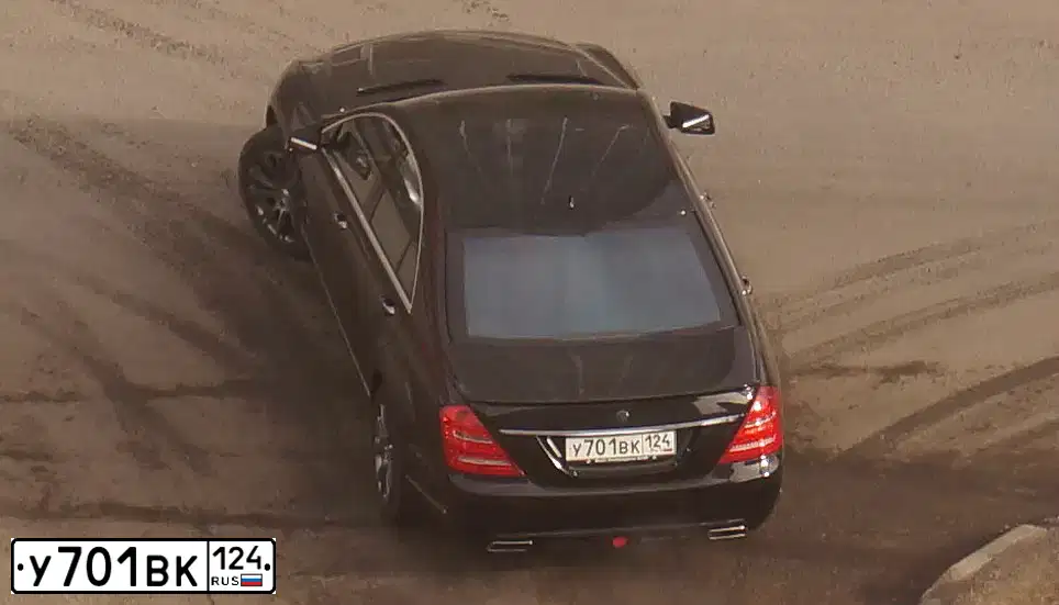 Фото автомобиля MERCEDES S-KLASSE, 2008 — госномер О285МЕ124. Цвет: ЧЕРНЫЙ