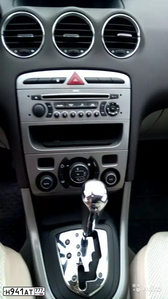 Фото автомобиля PEUGEOT T 308, 2008 — госномер М274ТУ198. Цвет: Белый