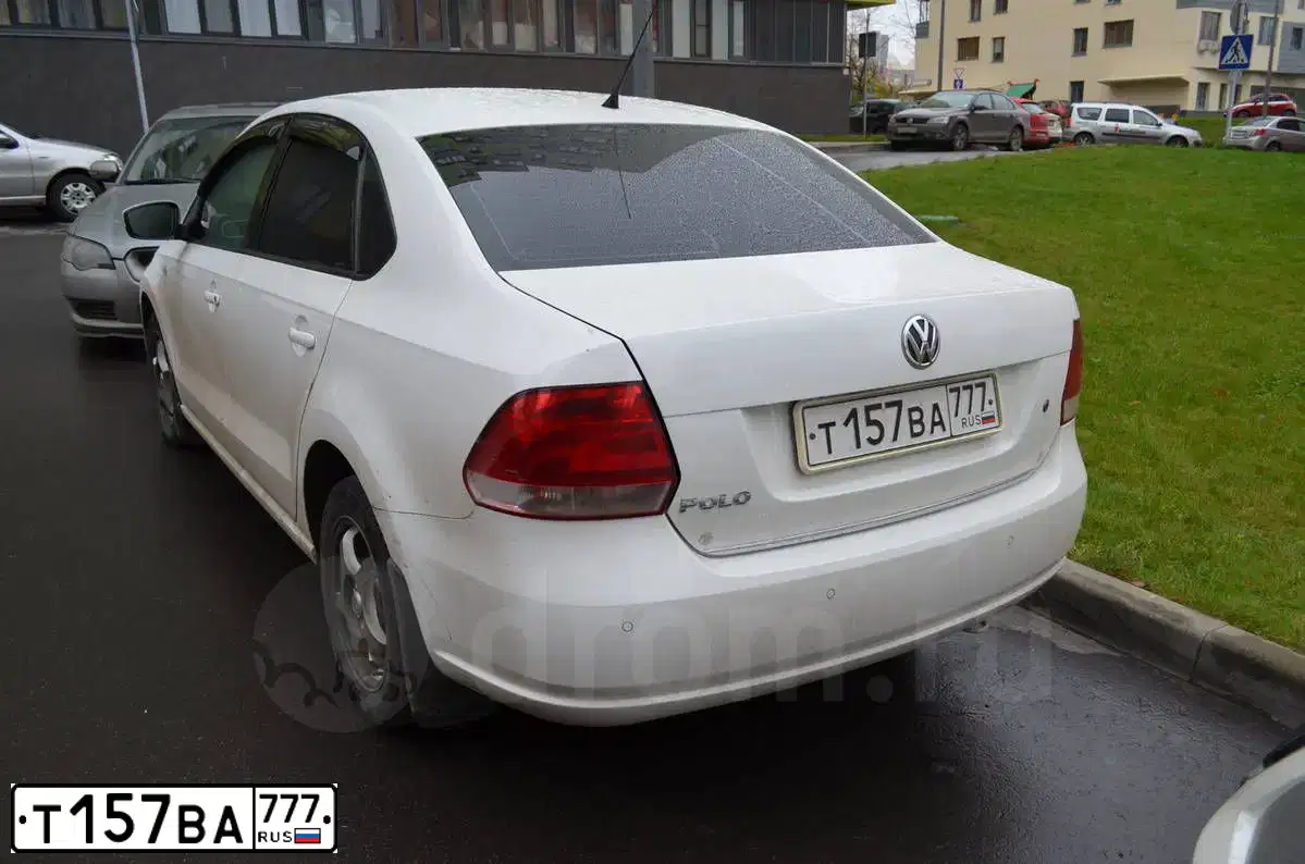 Фото автомобиля VOLKSWAGEN POLO, 2012 — госномер Е872ВМ82. Цвет: БЕЛЫЙ