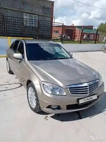 Фото автомобиля MERCEDES C-KLASSE, 2007 — госномер К482КВ156. Цвет: БЕЖЕВЫЙ
