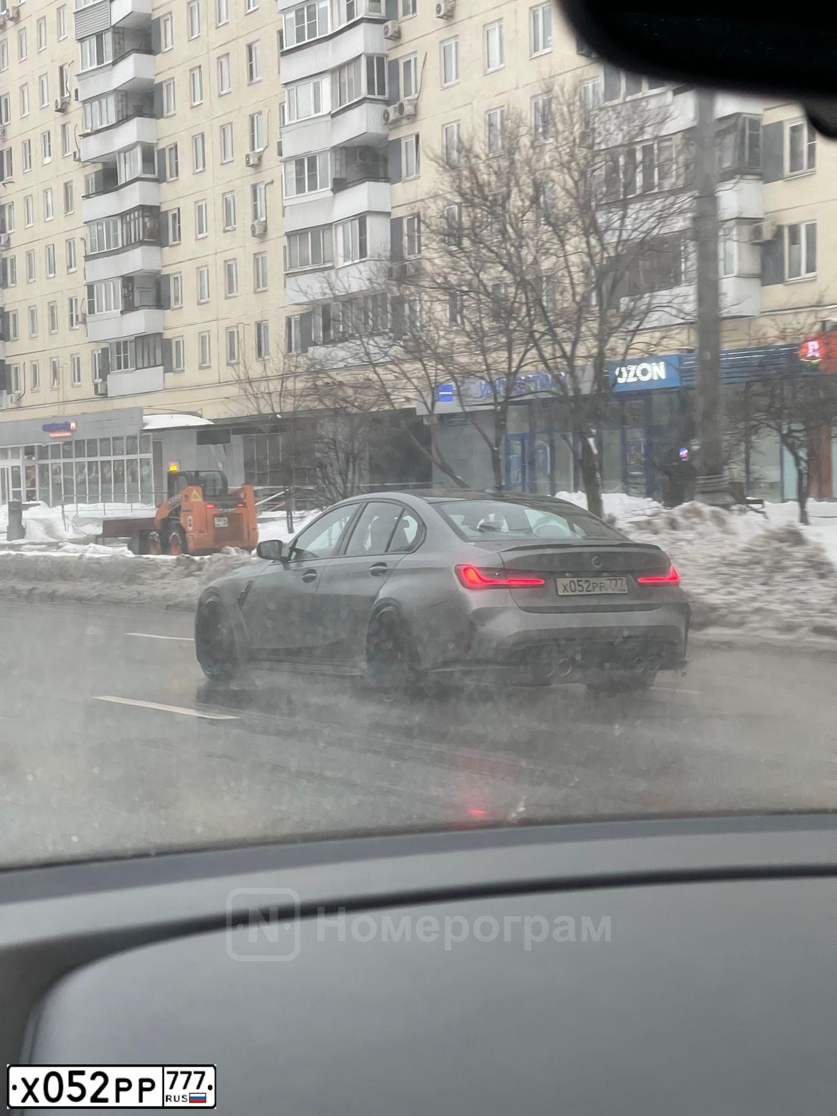 Фото автомобиля LADA 2104, 2002 — госномер Х052РР777. Цвет: синий