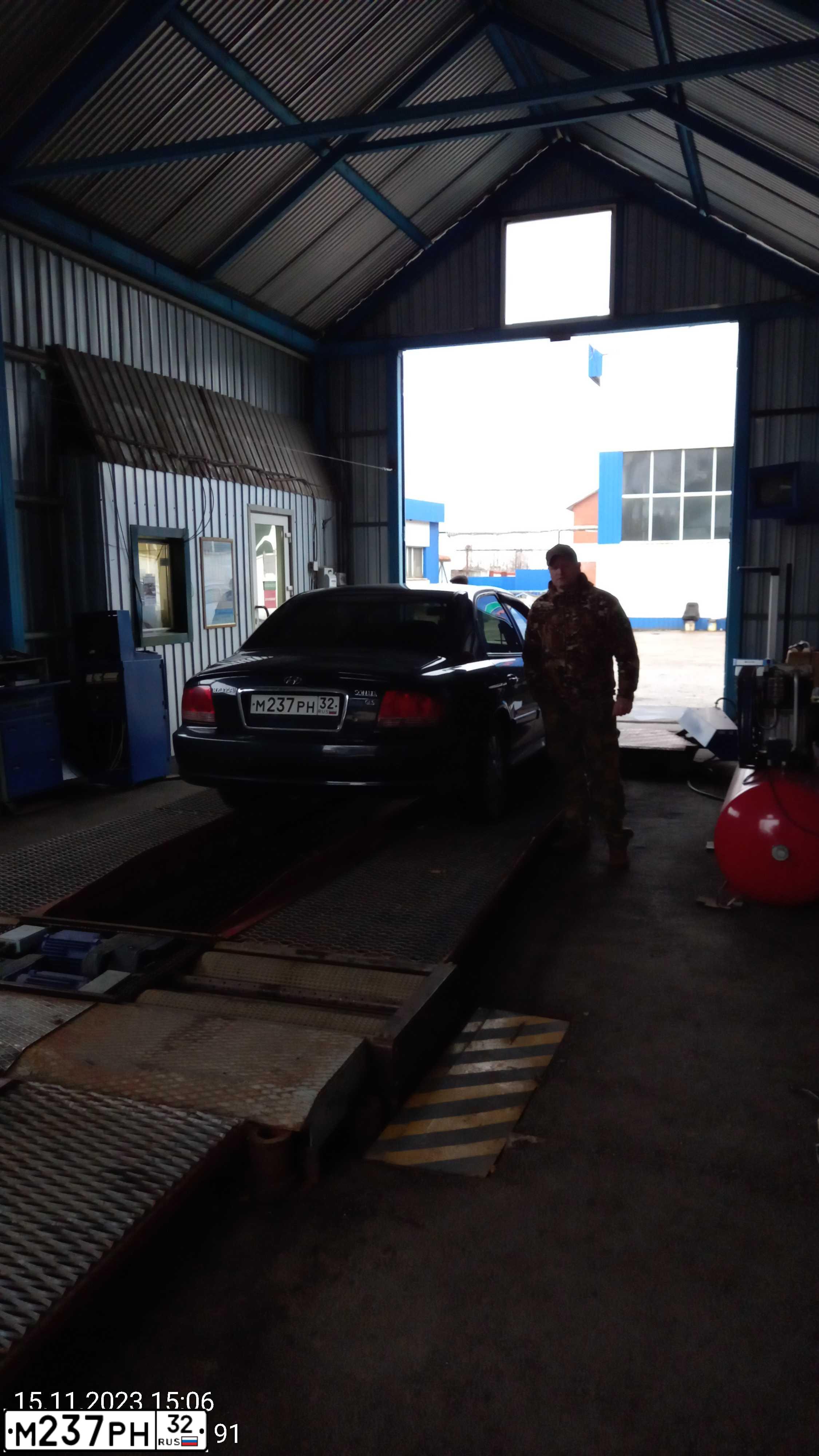 Фото автомобиля HYUNDAI SONATA, 2005 — госномер Р867АВ46