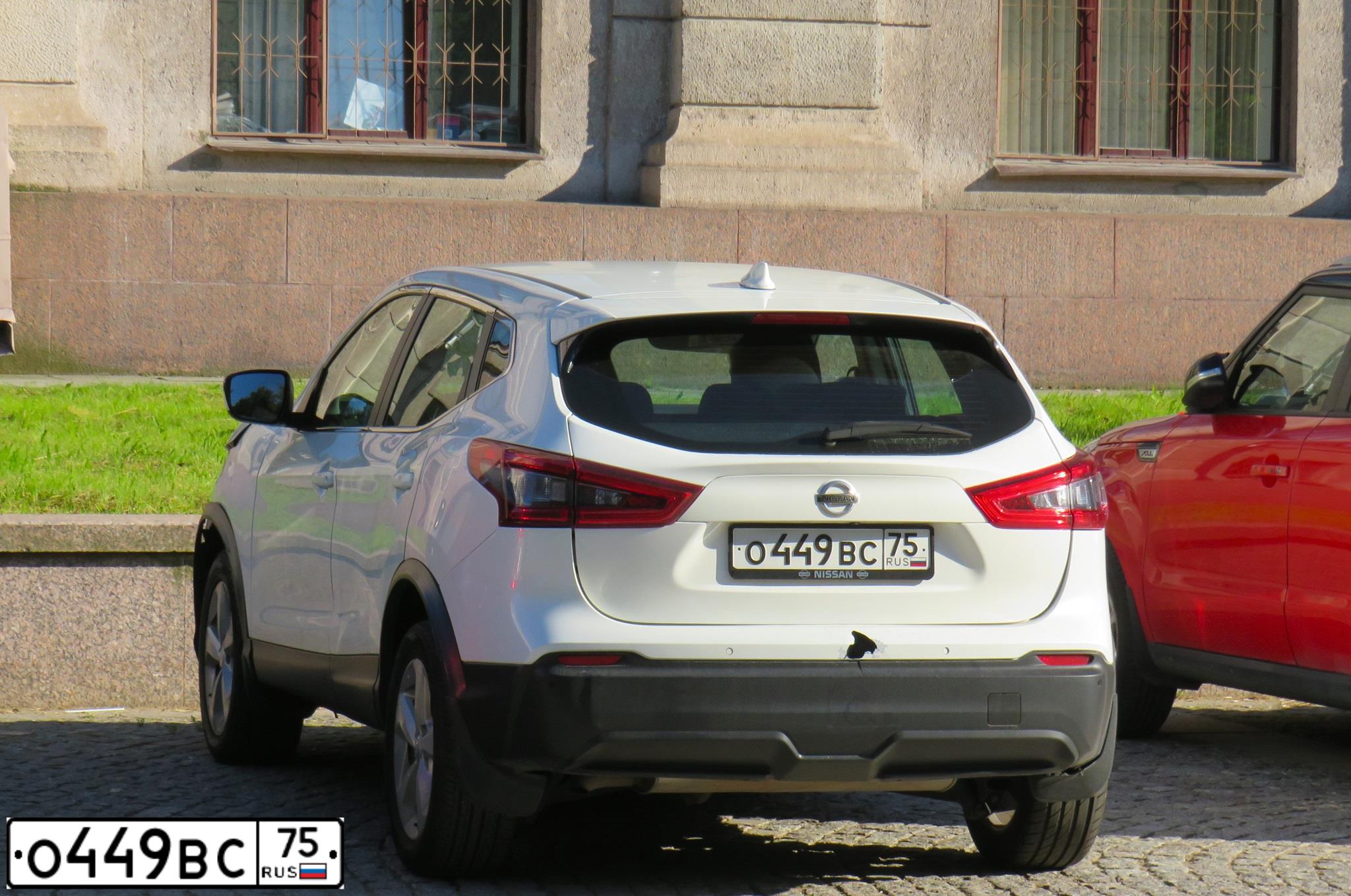 Фото автомобиля NISSAN QASHQAI, 2019 — госномер О449ВС75. Цвет: Белый