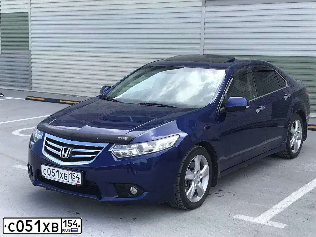 Фото автомобиля HONDA ACCORD, 2011 — госномер У082УР05. Цвет: ТЕМНО СИНИЙ