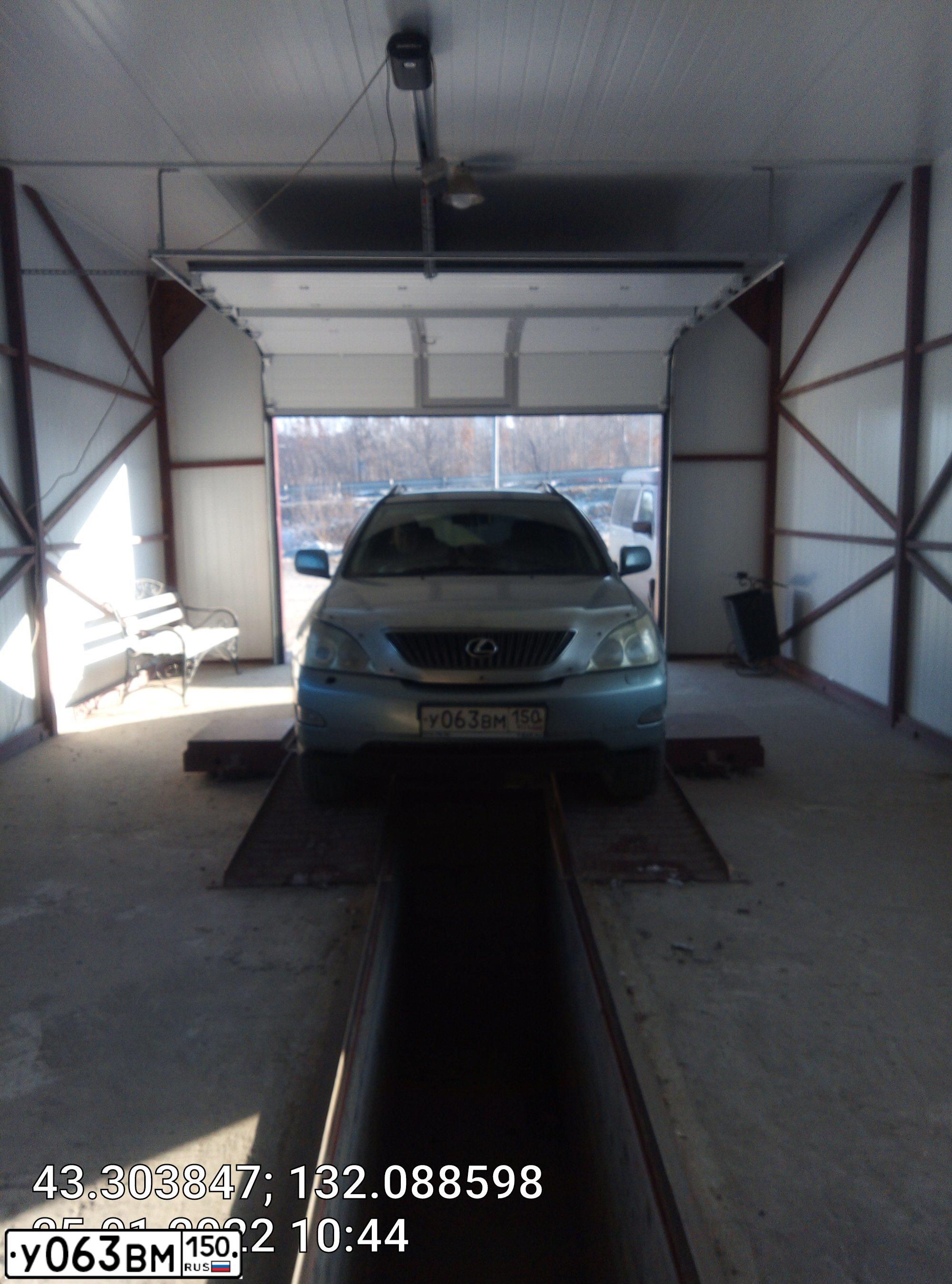 Фото автомобиля LEXUS RX, 2003 — госномер У063ВМ150. Цвет: СЕРО-ГОЛУБОЙ