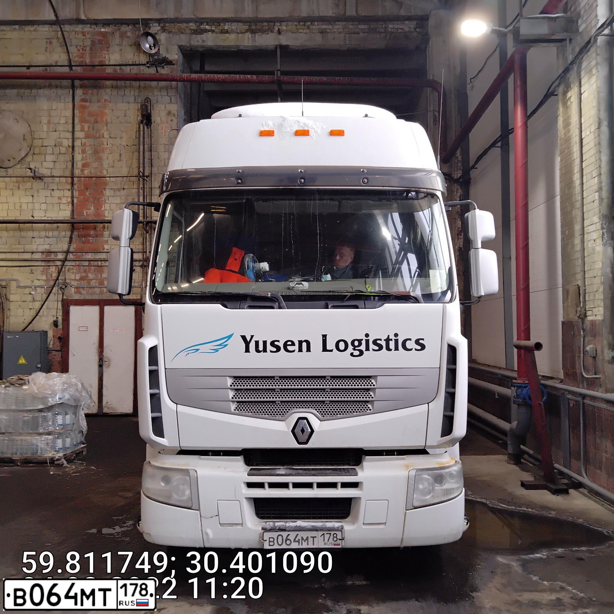 Фото автомобиля RENAULT PREMIUM, 2011 — госномер М059ВК35. Цвет: Белый