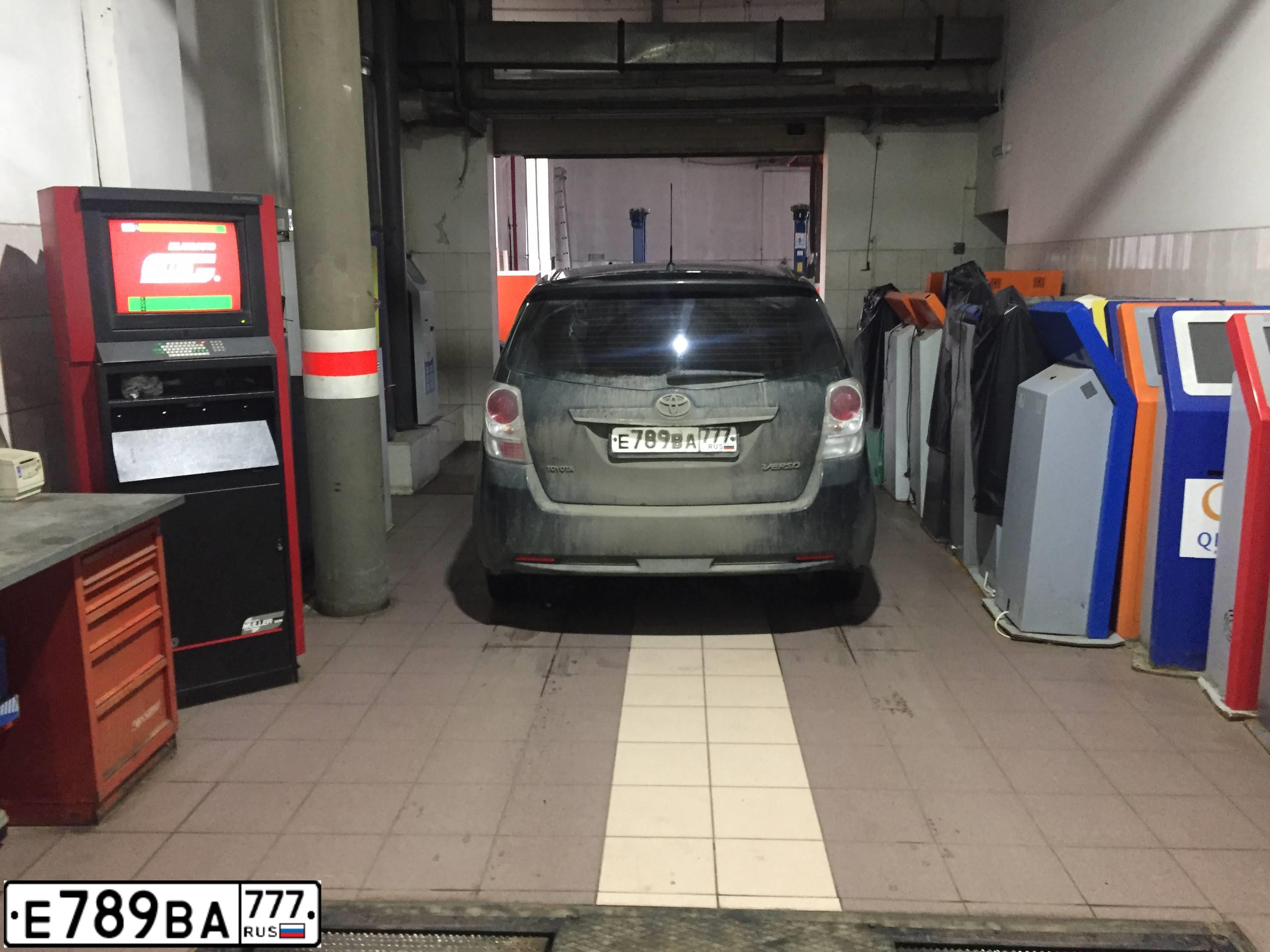 Фото автомобиля TOYOTA VERSO, 2013 — госномер Е789ВА777. Цвет: ЧЕРНЫЙ