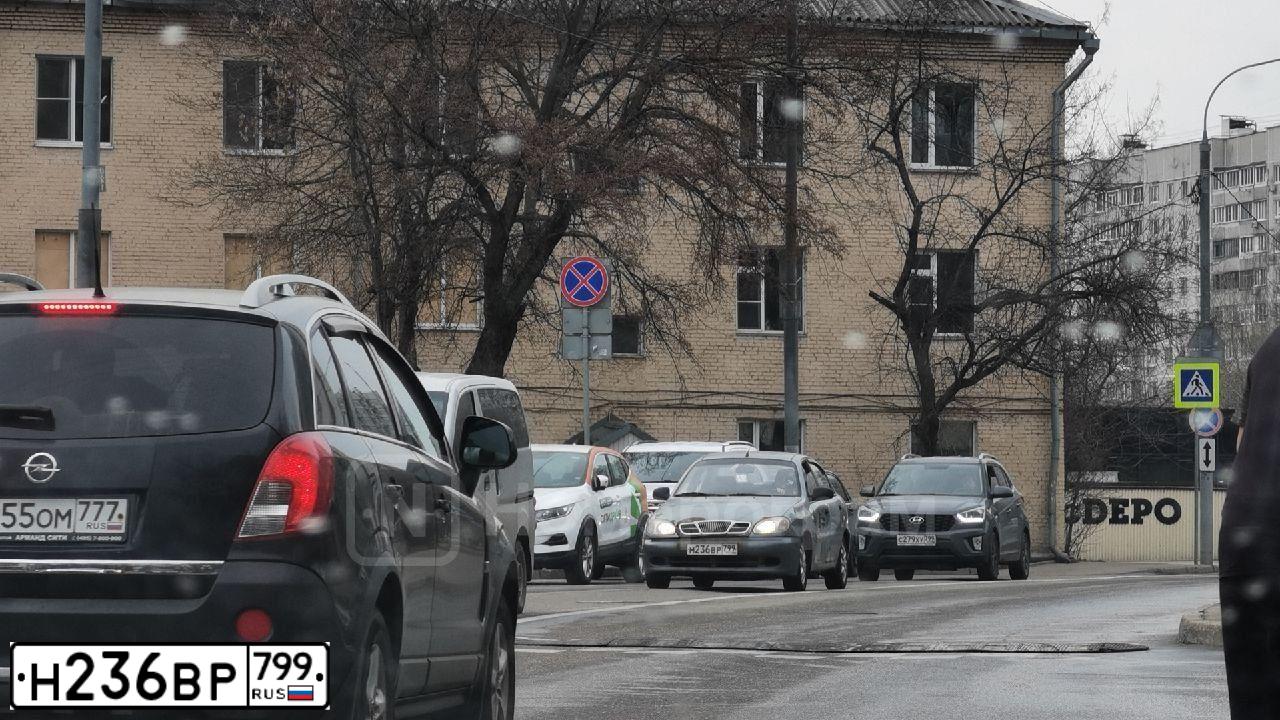 Фото автомобиля BMW 520, 2018 — госномер У481КТ198