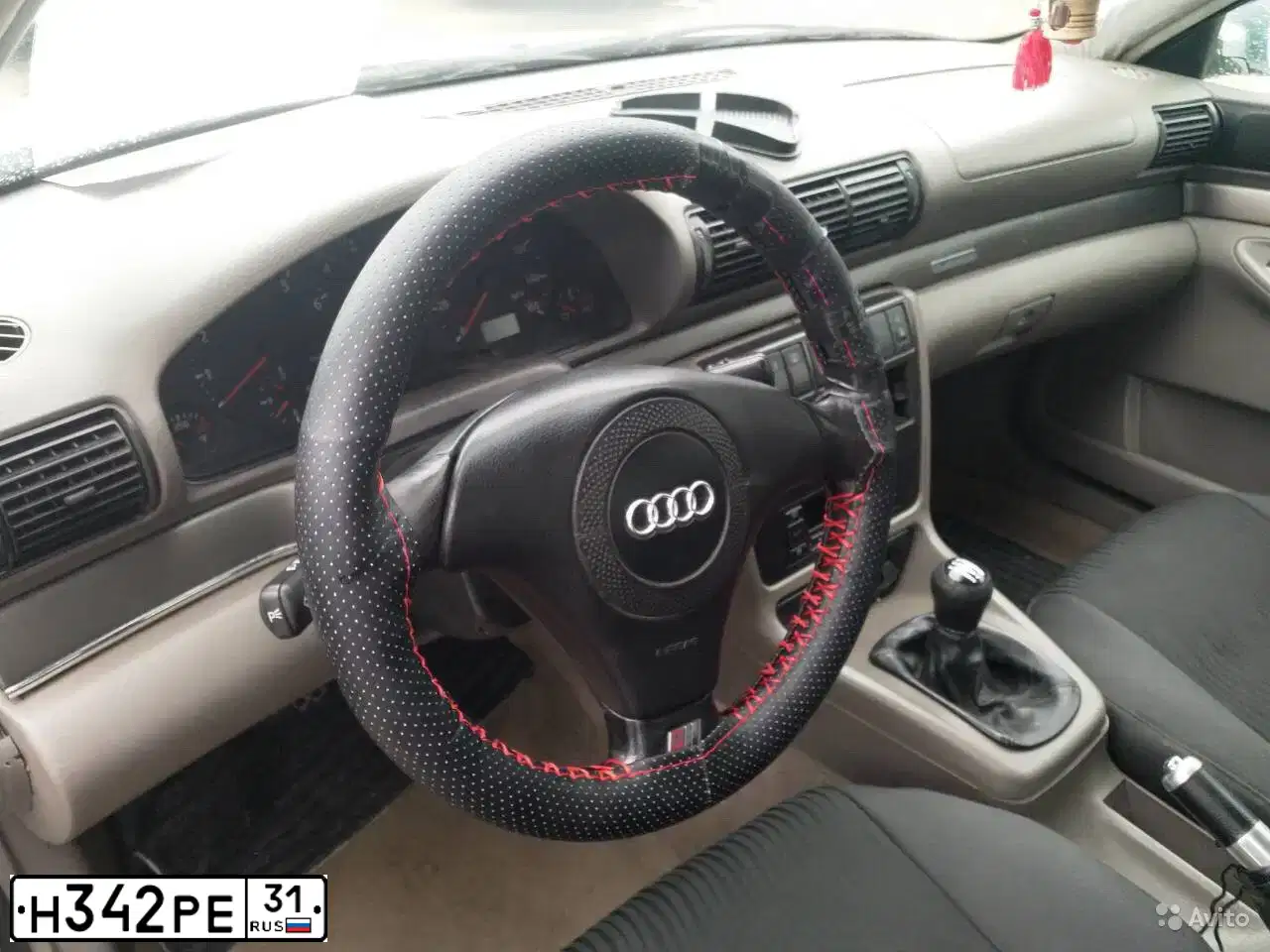 Фото автомобиля KIA RIO, 2012 — госномер Н342РЕ31. Цвет: серебристый