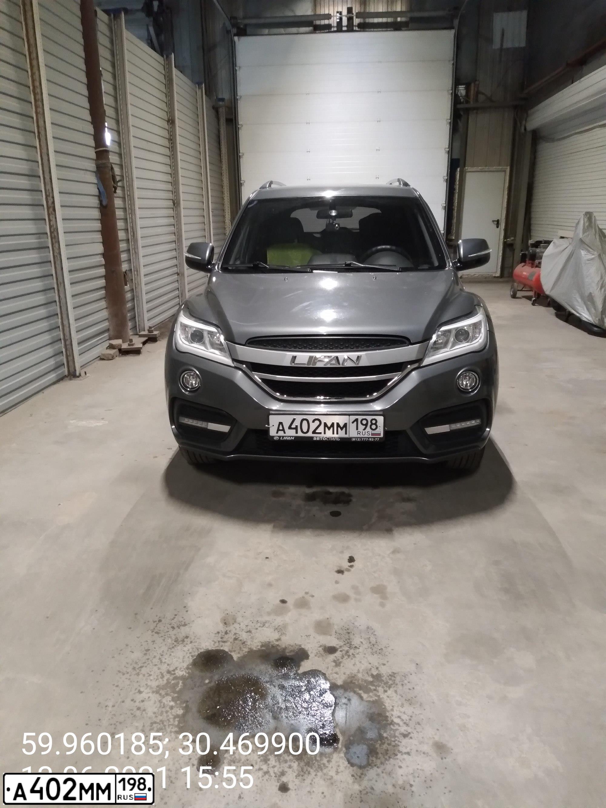 Фото автомобиля LIFAN X 60, 2017 — госномер А402ММ178. Цвет: СТАЛЬНОЙ (СЕРЫЙ)