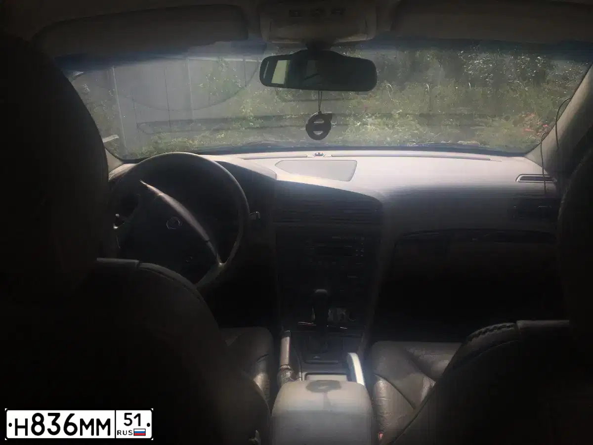 Фото автомобиля VOLVO XC70, 2002 — госномер С989ОР799. Цвет: ЗОЛОТИСТЫЙ