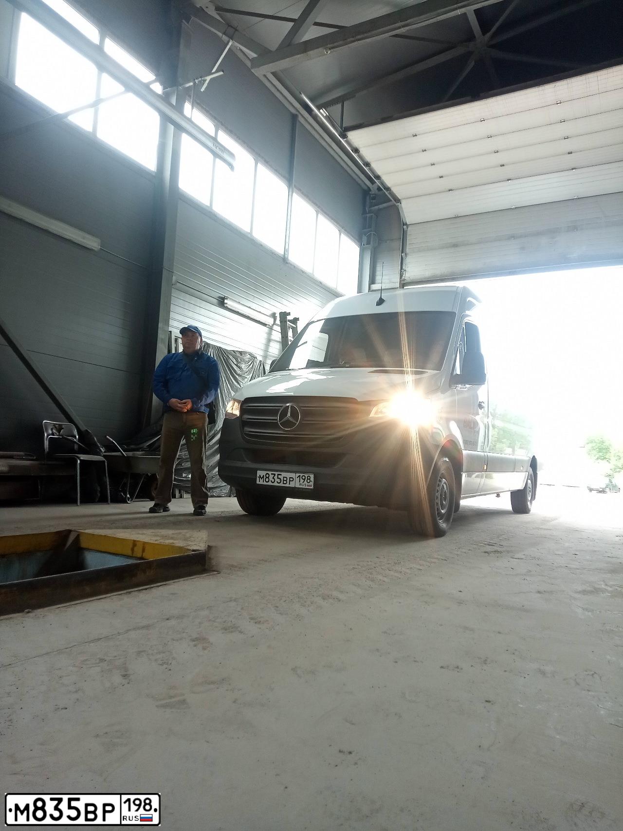 Фото автомобиля MERCEDES SPRINTER, 2020 — госномер М835ВР198. Цвет: Белый