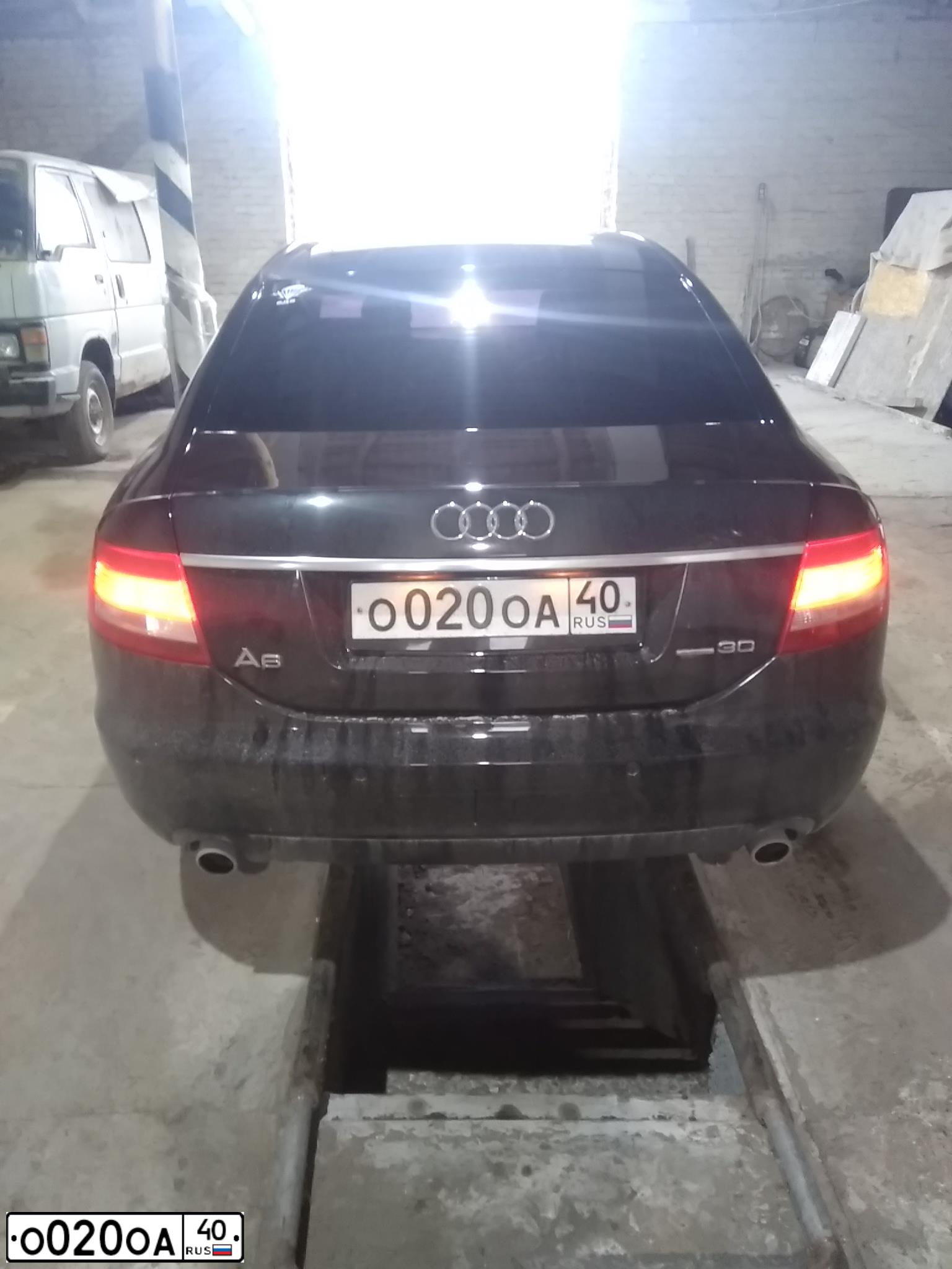 Фото автомобиля VOLKSWAGEN PASSAT, 2001 — госномер О020ОА40. Цвет: СВЕТЛО-ЗЕЛЕНЫЙ