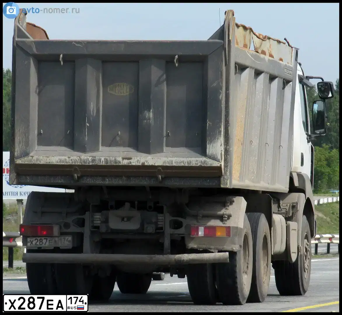 Фото автомобиля RENAULT KERAX, 2008 — госномер К555ОА65. Цвет: Белый