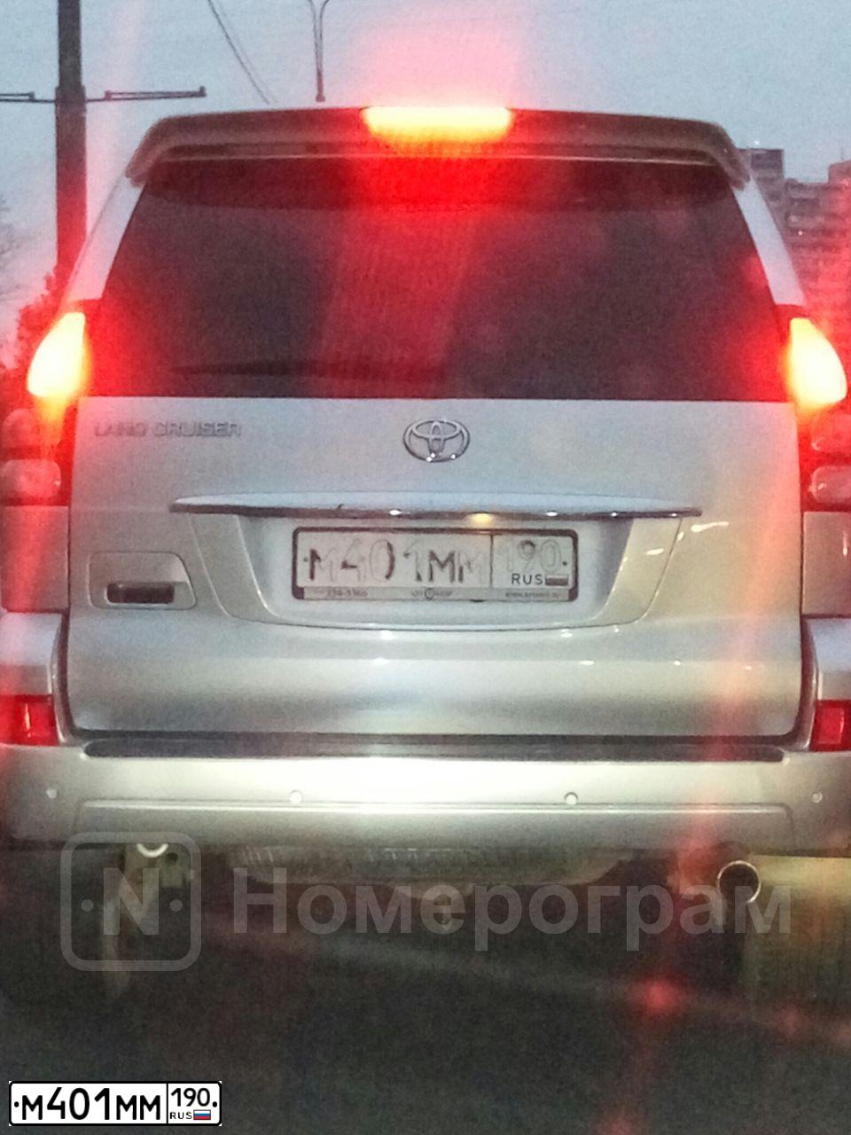 Фото автомобиля TOYOTA LANDCRUISER, 2006 — госномер Т665РС152. Цвет: СЕРЫЙ