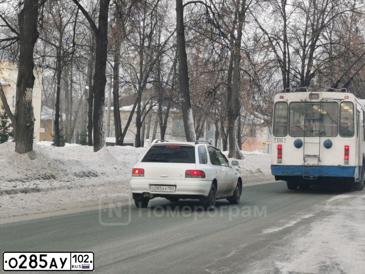 Фото автомобиля KIA CEE'D, 2012 — госномер Х200МТ102. Цвет: Коричневый