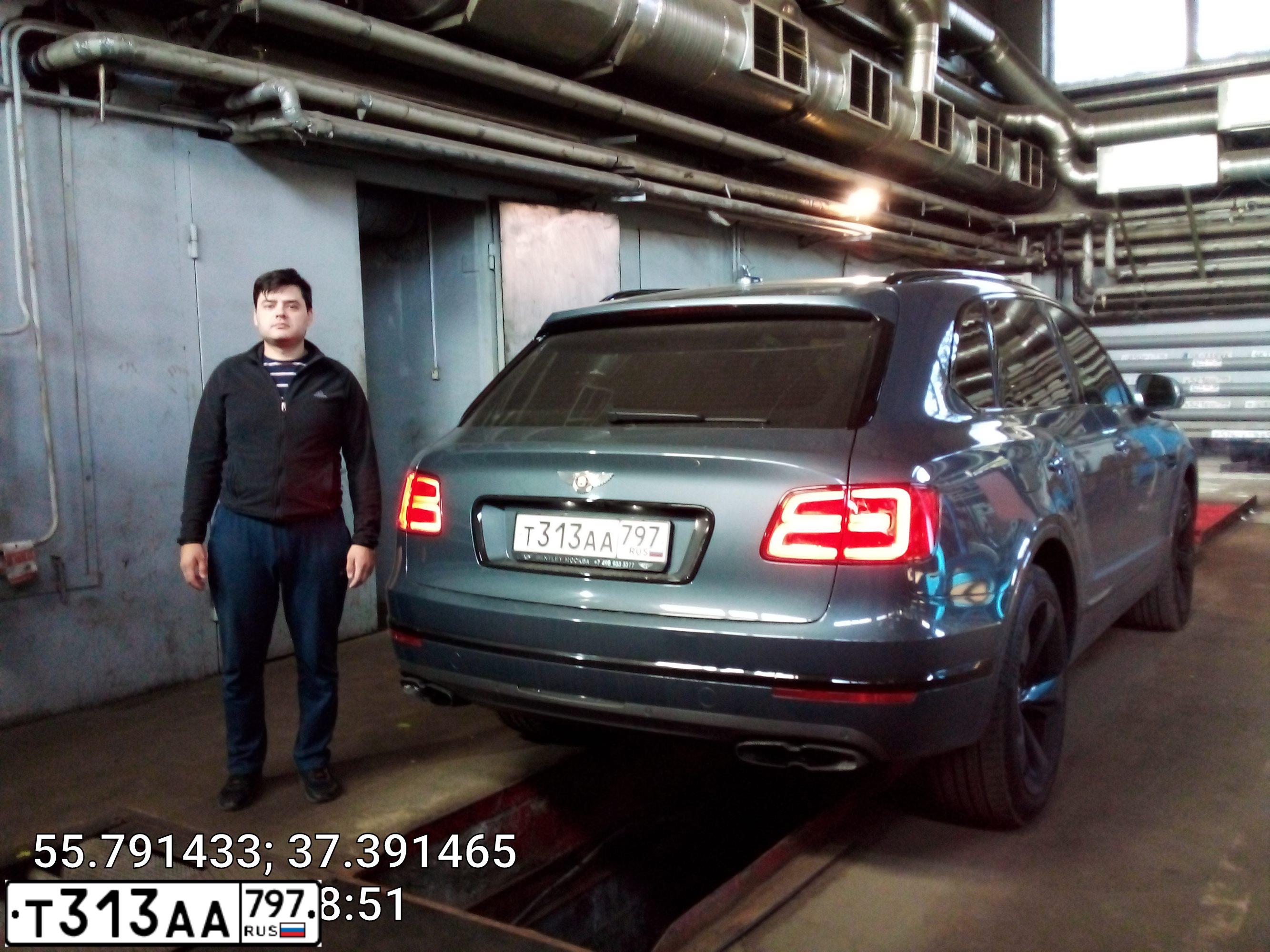 Фото автомобиля BENTLEY BENTAYGA, 2019 — госномер А076СР797. Цвет: СЕРО-СИНИЙ