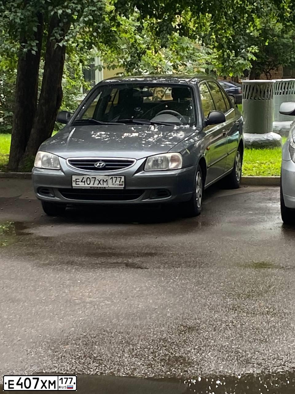 Фото автомобиля TAGAZ ACCENT, 2007 — госномер Е407ХМ177. Цвет: Серый