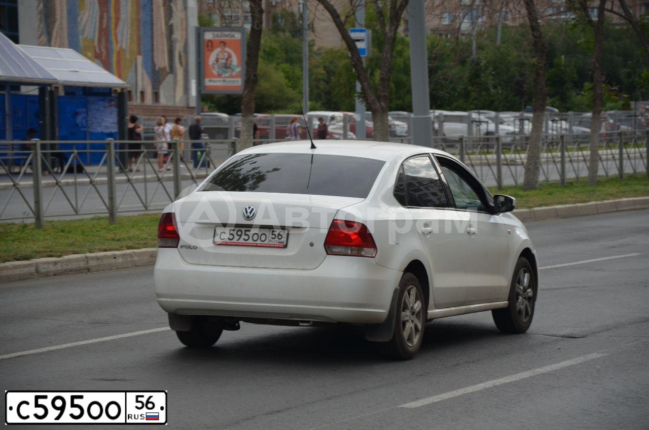 Фото автомобиля VOLKSWAGEN POLO, 2011 — госномер У333СХ56. Цвет: БЕЛЫЙ