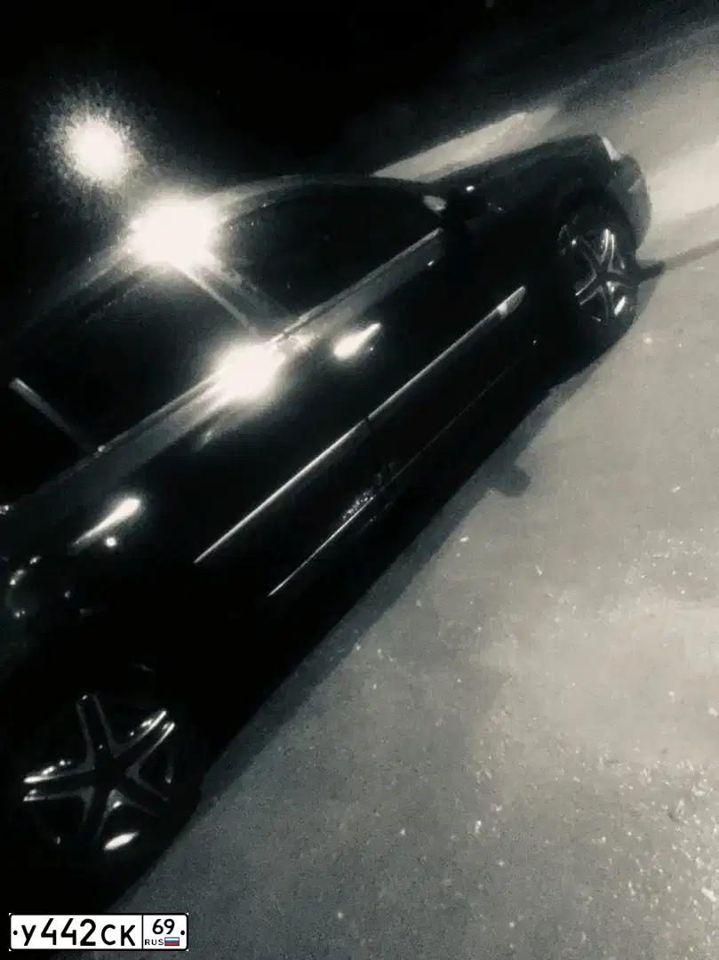 Фото автомобиля RENAULT LAGUNA, 2006 — госномер У442СК69. Цвет: ЧЕРНЫЙ