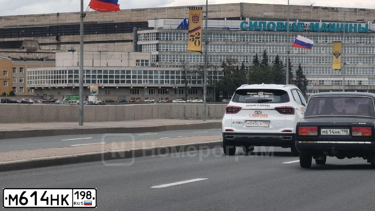 Фото автомобиля LADA 2107, 2011 — госномер К684ТХ147. Цвет: серебристо-коричневый