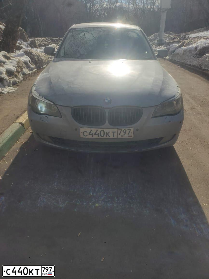 Фото автомобиля БМВ 520I, 2004 — госномер Р429НР40. Цвет: СЕРЕБРИСТЫЙ МЕТАЛЛИК