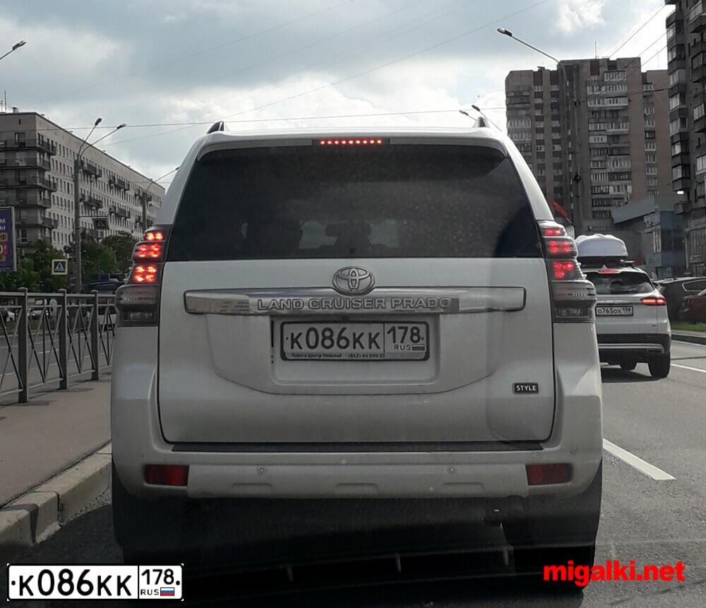 Фото автомобиля HONDA CR-V, 2008 — госномер К086КК178. Цвет: ЧЕРНЫЙ