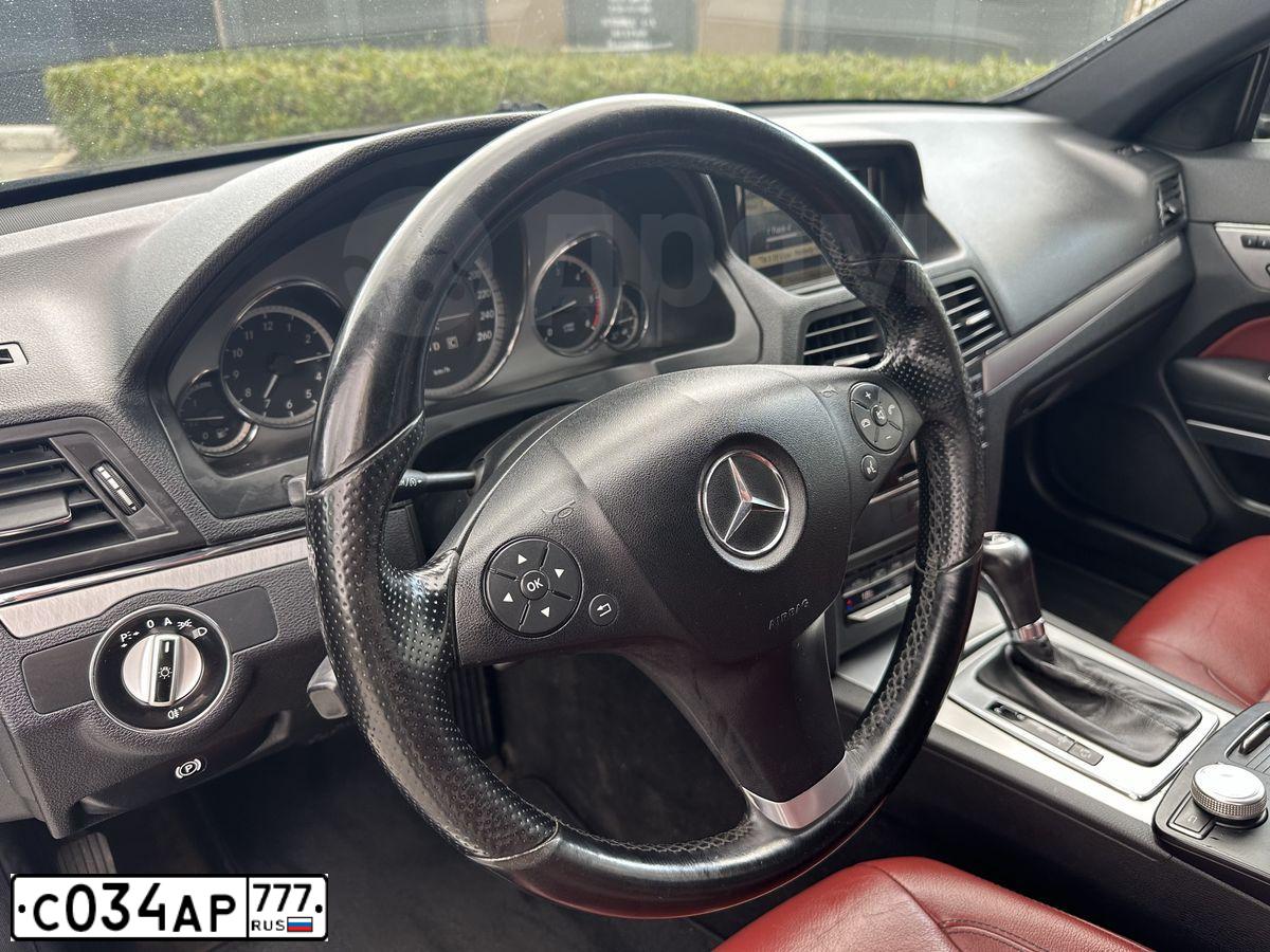 Фото автомобиля MERCEDES-BENZ E350, 2009 — госномер Х746ЕК196. Цвет: ЧЕРНЫЙ