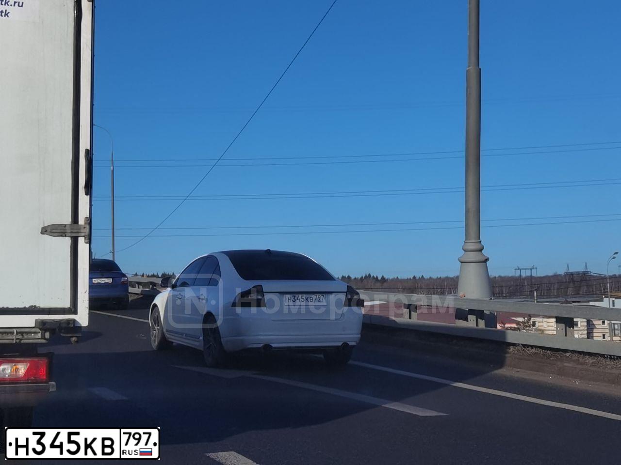 Фото автомобиля VOLVO S80, 2010 — госномер А948ОК750. Цвет: Белый
