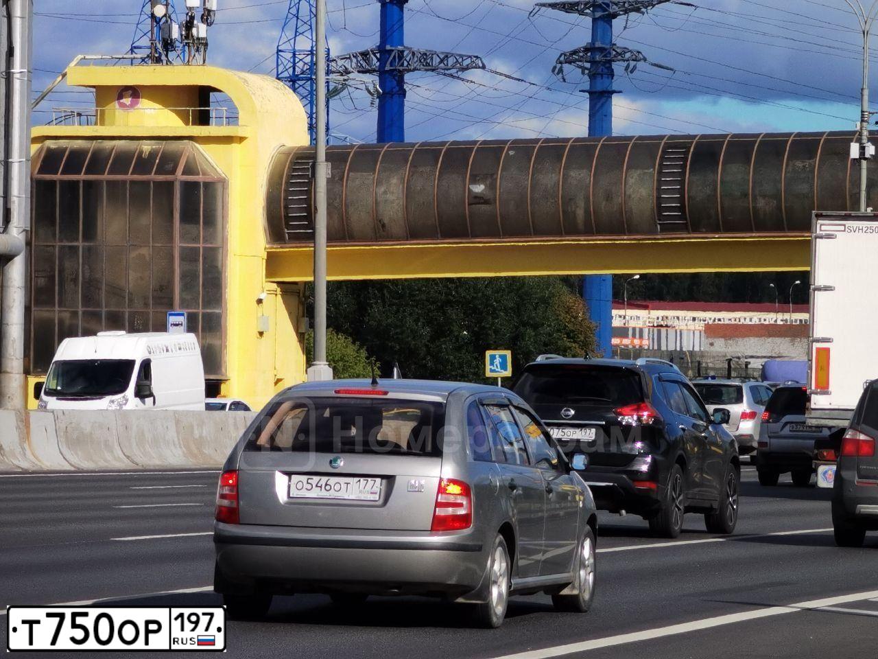 Фото автомобиля BMW 735, 2003 — госномер С652ЕТ40