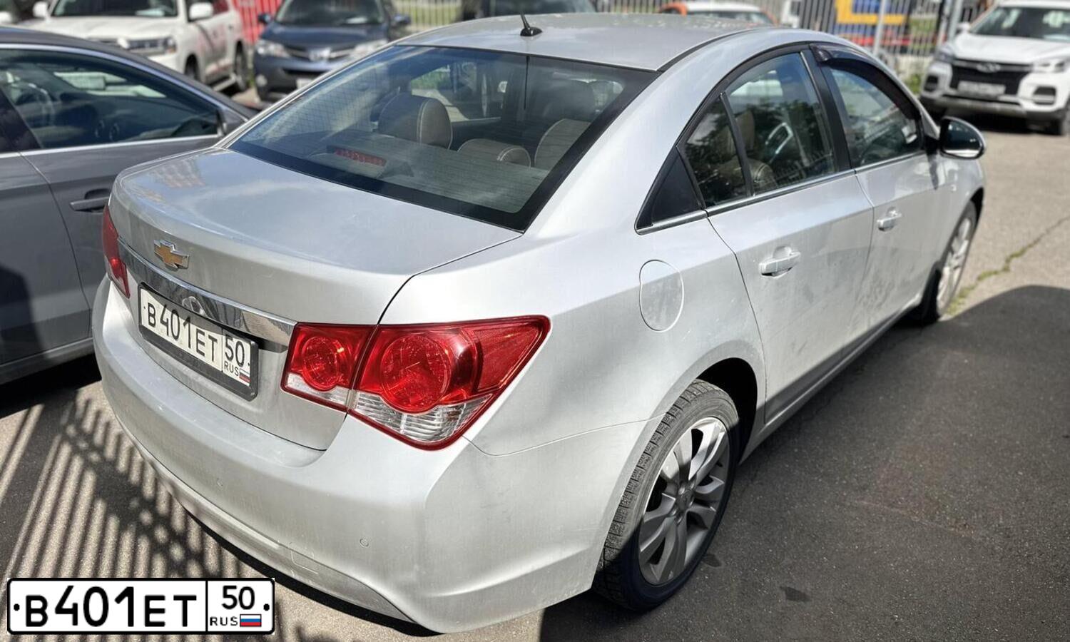 Фото автомобиля LADA 2108 SAMARA, 1996 — госномер В401ЕТ50. Цвет: ТЕМНО-КРАСНЫЙ