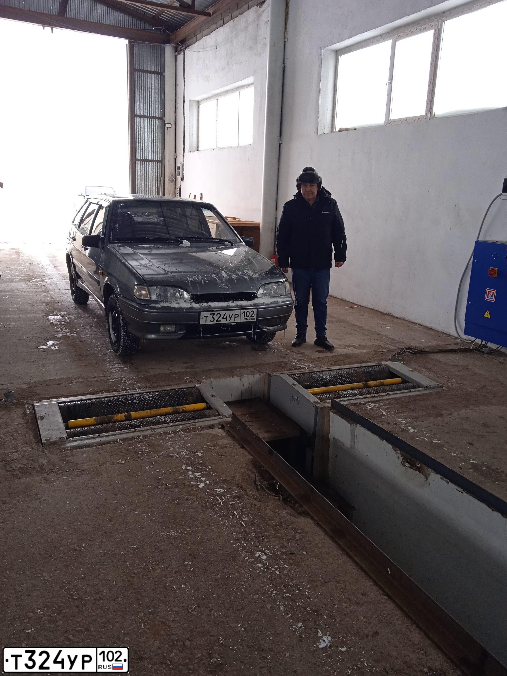 Фото автомобиля LADA 2114 SAMARA, 2011 — госномер К982ХУ702. Цвет: СРЕДНИЙ СЕРО-ЗЕЛЕНЫЙ МЕТ