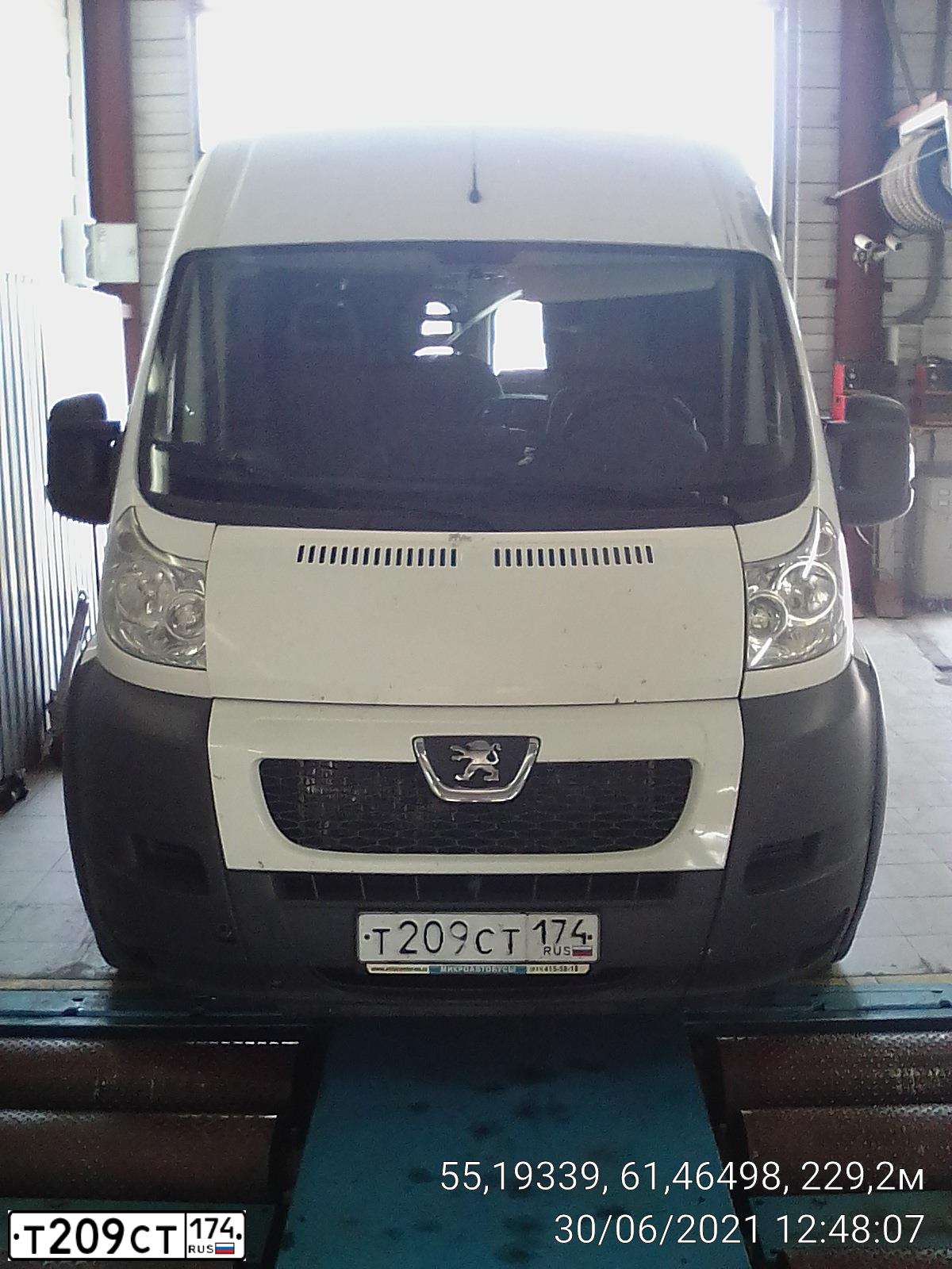 Фото автомобиля PEUGEOT BOXER, 2013 — госномер Е919КК774